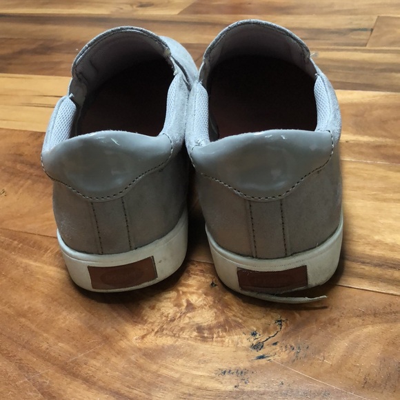 Dr. Schools grey suede slip-ons size 8 - Picture 4 of 5